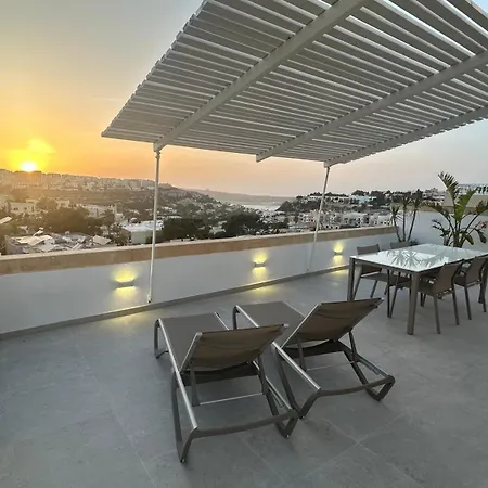 Penthouse In With Private Pool & Large Terraces *