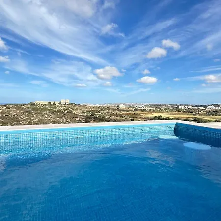 Penthouse In With Private Pool & Large Terraces *