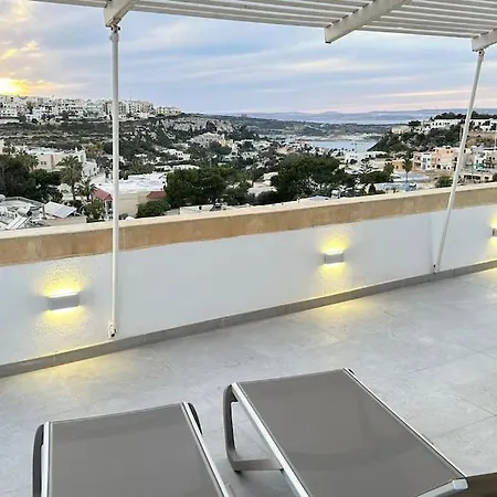 Penthouse In With Private Pool & Large Terraces Mellieħa