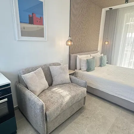 Penthouse In With Private Pool & Large Terraces Меллиеха