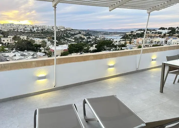 Penthouse In With Private Pool & Large Terraces 梅利哈