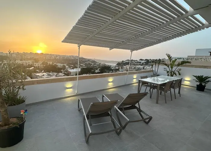Penthouse In With Private Pool & Large Terraces *