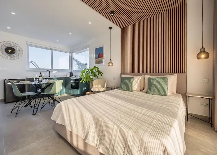 Penthouse In With Private Pool & Large Terraces *