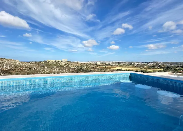 Penthouse In With Private Pool & Large Terraces *