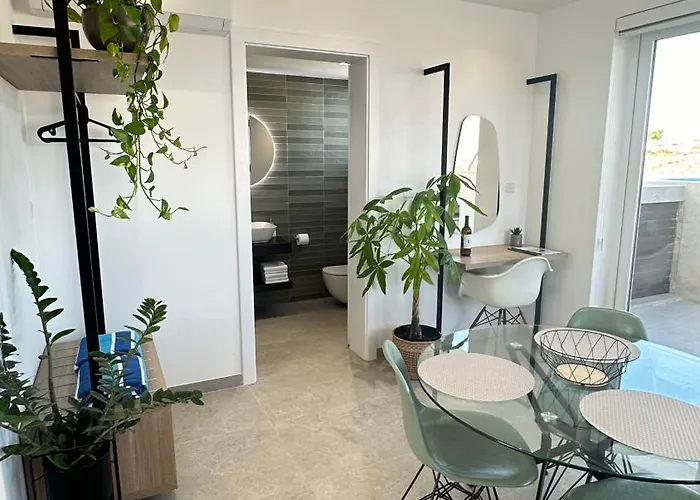 Penthouse In With Private Pool & Large Terraces *